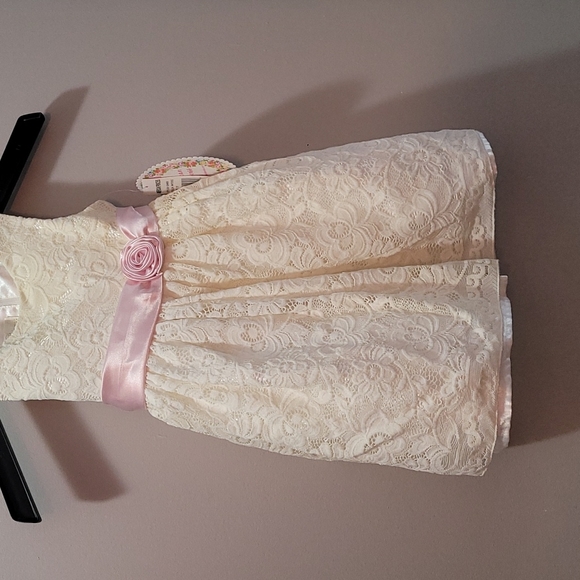 American Princess 3T Cream/Pink Lace Girls Dress with Bow in Back - Picture 2 of 5